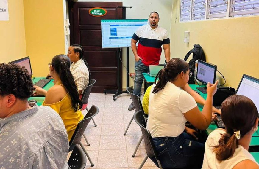 Finalización Exitosa de Capacitación en Herramientas de Oficina